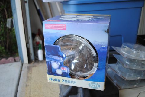 1986 Ford Bronco - The packaging for Hella 700FF headlights displays a Jeep Wrangler, not a 1986 Ford Bronco.