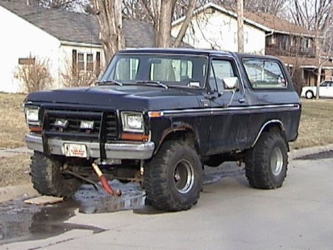 1995 Ford Bronco - This Ford Bronco appears to be from the late 1970s, not a 1995 model.