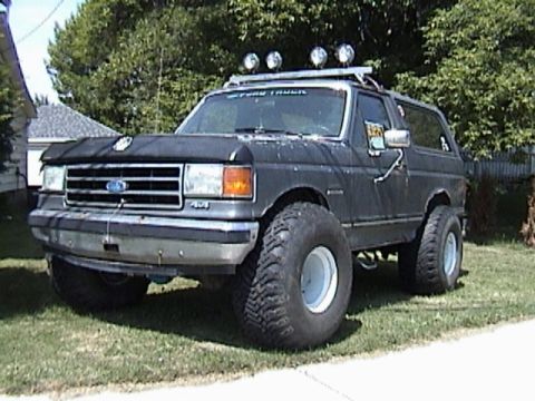 1995 Ford Bronco - Bronco on 40's