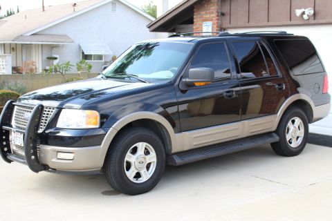 2003 Ford Expedition “TOW RIG”