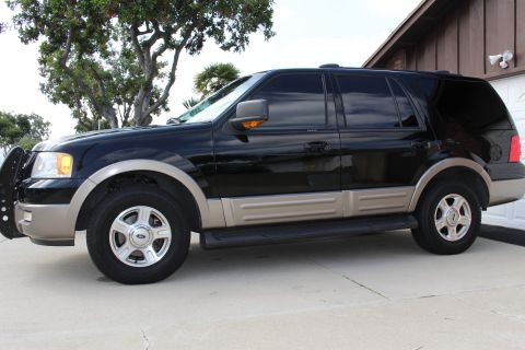2003 Ford Expedition “TOW RIG”