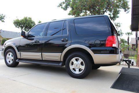 2003 Ford Expedition “TOW RIG”
