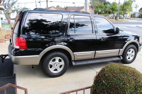 2003 Ford Expedition “TOW RIG”