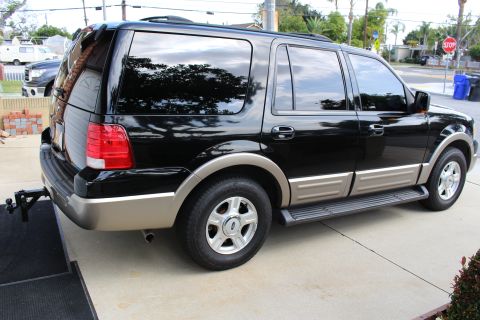 2003 Ford Expedition “TOW RIG”