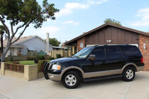 2003 Ford Expedition “TOW RIG”