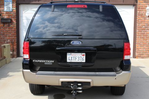2003 Ford Expedition “TOW RIG”