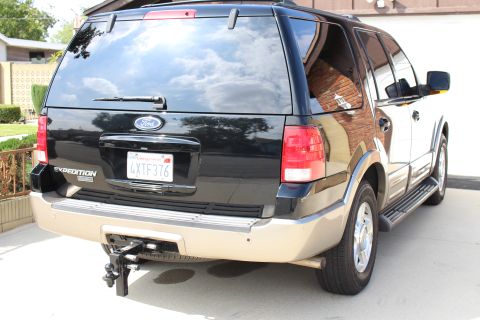 2003 Ford Expedition “TOW RIG”