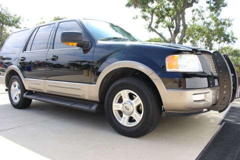 2003 Ford Expedition “TOW RIG”