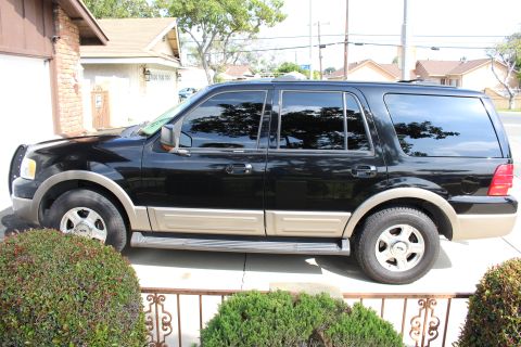 2003 Ford Expedition “TOW RIG”