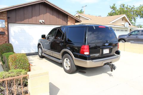 2003 Ford Expedition “TOW RIG”