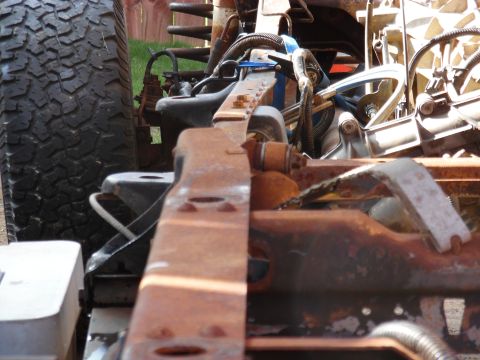 1993 Ford Bronco - A higher angle down the L frame rail, which clearly curves to the R. [url=http://www.supermotors.net/registry/media/1059393] http://www.sup…
