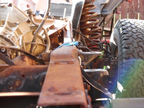 1993 Ford Bronco - The R frame rail is nearly straight. It should bend slightly to the L. [url=http://www.supermotors.net/registry/media/1059392] http://www.s…