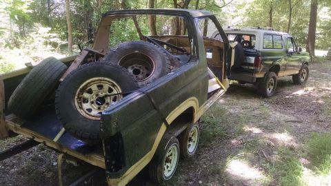 1983 Ford Bronco - The '82 tub I had been using is ruined, but I'm going to experiment on it before scrapping it. So I'm moving it & some of my other junk to…