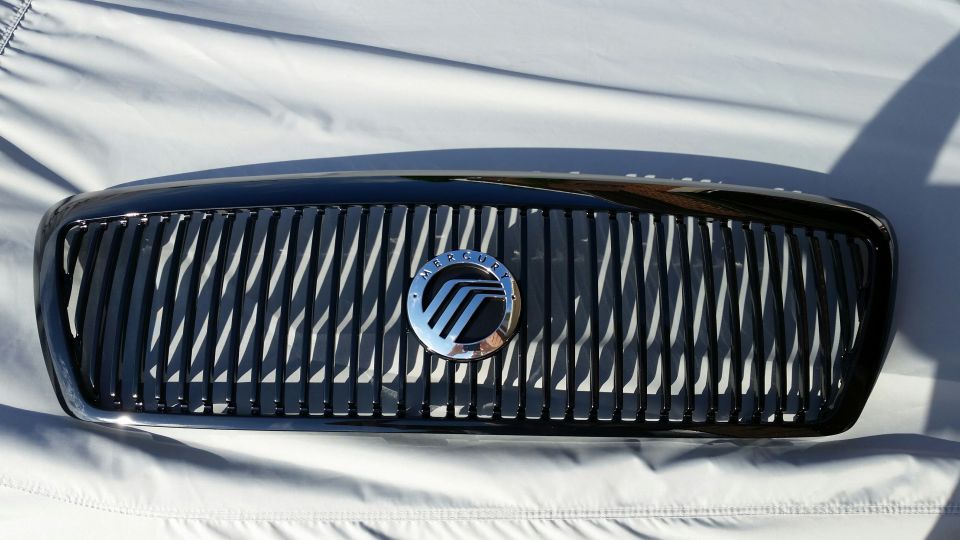 Rare, new in box, OEM (not aftermarket) Marauder grille. Mint condition.

*SOLD*