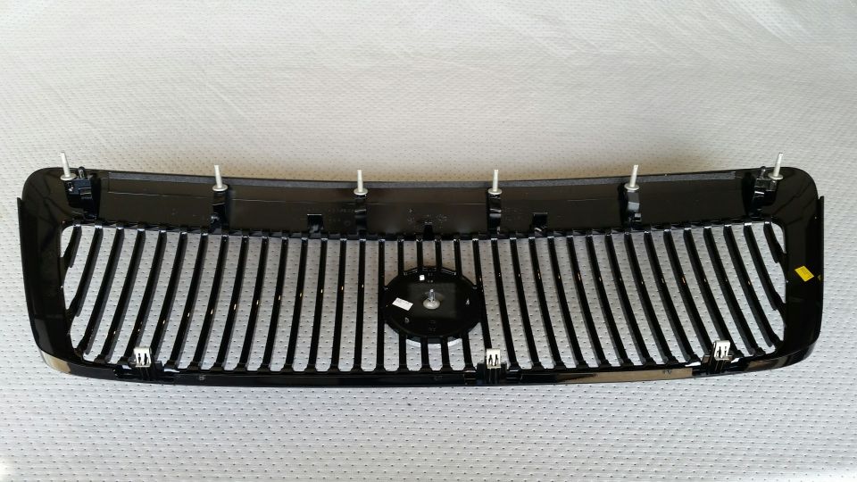 Rare, new in box, OEM (not aftermarket) Marauder grille. Mint condition.

*SOLD*