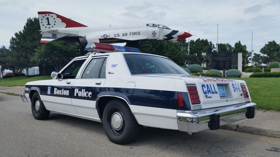 Boston Police Ford Crown Victoria rear three-quarter view by display jet