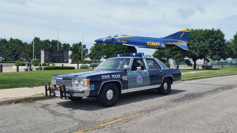 Massachusetts State Police Crown Victoria front three-quarter by display jet
