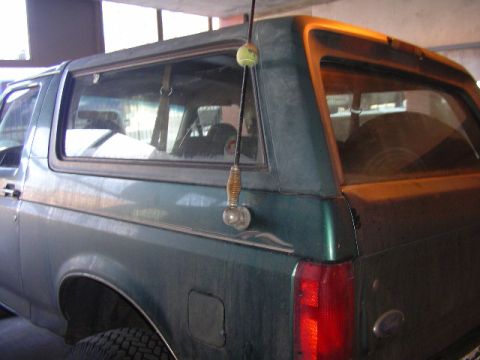 1996 Ford Bronco - CB Antenna from side