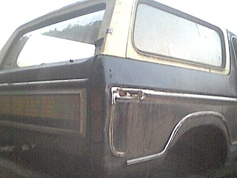 1978 Ford Bronco - bent and pushed in r/r 1/4 panel