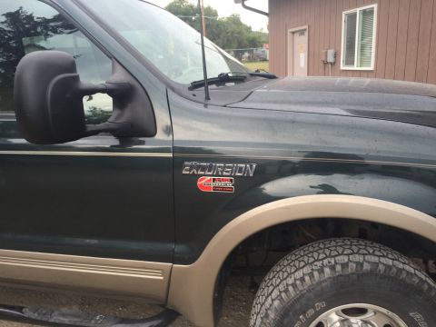2003 Ford Excursion photo