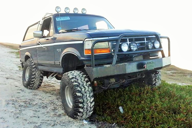 1994 Ford Bronco with bull bar and large tires