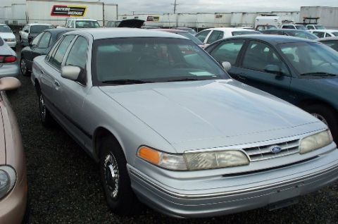 1996 Ford Crown Victoria photo
