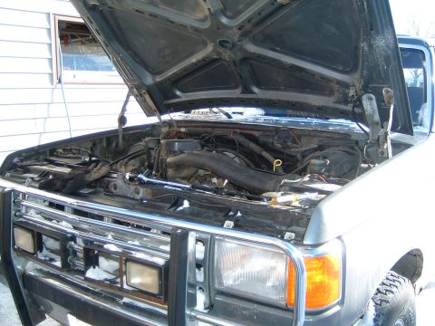 1987 Ford Bronco - Getting ready to change the pump