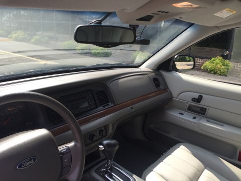 2007 Ford Crown Victoria photo