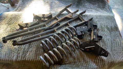 1992 Ford Bronco - 4" Tuff Country lift removed from 2 different donors a 1981 F150 and a '94 Bronco (coils).