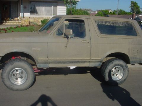 1988 Ford Bronco - James's 92, 351W 35" Xterrains