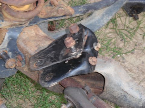 1993 Ford Bronco - Right pivot bracket for the left beam.