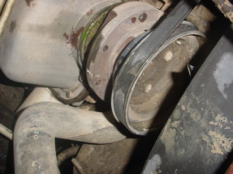 1988 Ford Bronco - Leaky water pump, man this was a major PITA