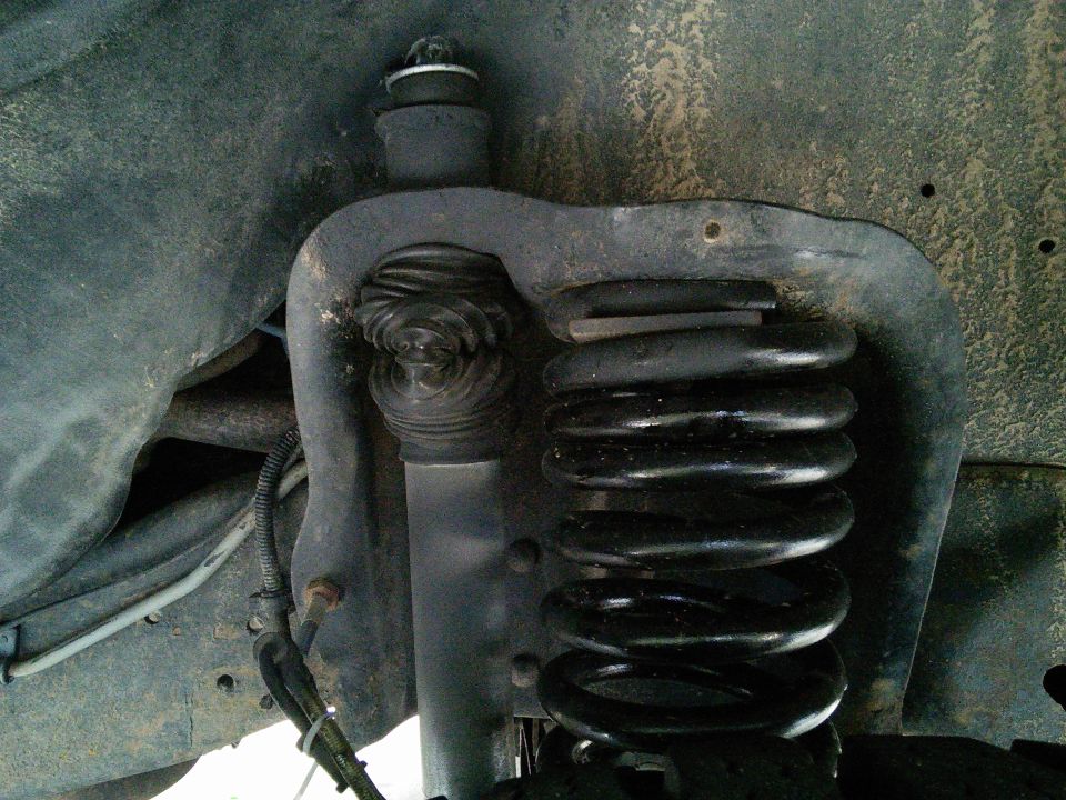 f250 superduty bilstien shocks next to deaver 4" coil