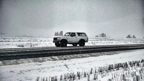 1992 Ford Bronco - Snow storm