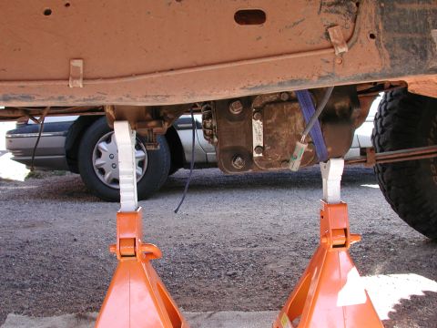 1987 Ford Bronco - ...i had to set it on jack stands to re-set the ratchet strap a couple of times...