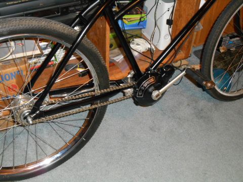 Bicycle rear wheel and drivetrain with 3-speed hub.