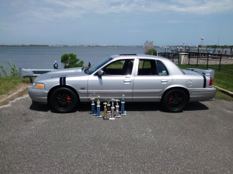 2004 Ford Crown Victoria photo