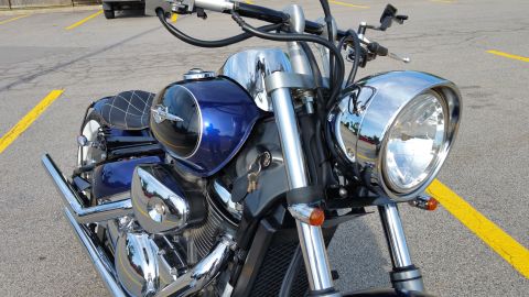 2005 Suzuki C50 photo