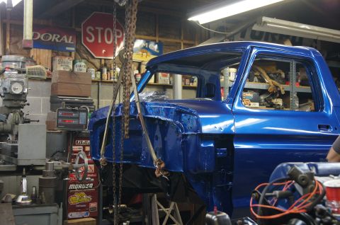 1979 Ford Bronco - Oh yea and the hoist on a trolley.