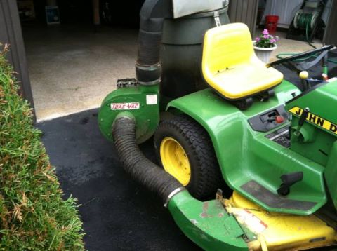 1982 Kubota RTV900 - TRAC-Vac on JD210_2