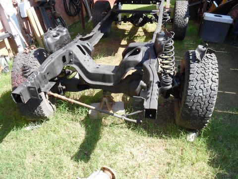 1993 Ford Bronco - The heat index dipped into the double-digits for a little while, so I set the frame back on the front suspension.