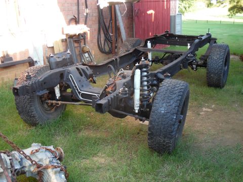 1993 Ford Bronco - There are still a lot of loose fasteners, but it's coming together. I think when it's done, the only vulcanized rubber on the chassis will…