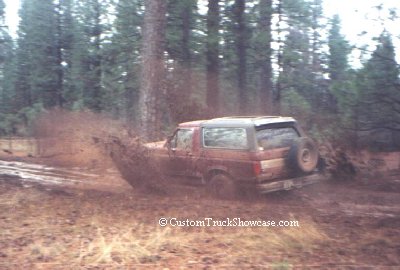 1990 Ford Bronco - old wheelin photo..several years old....running boards and crappy tires =)