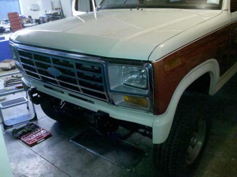 1982 Ford Bronco - Front view of a 1980 Ford Bronco showing its grille and headlight assembly.