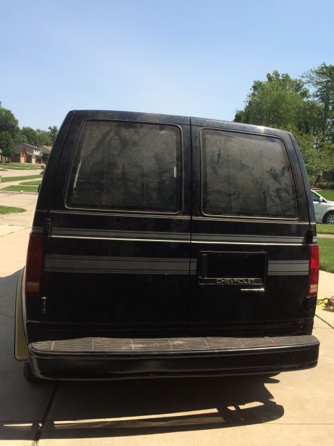 1989 Chevrolet Astro photo