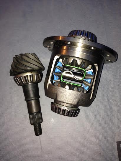 2004 Ford Crown Victoria - Differential and pinion gear set shown against a gray background.