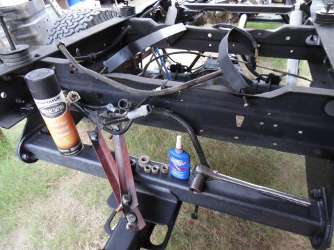 1993 Ford Bronco - To make installation & removal easier, I welded these Gr.8 bolts to some light steel so they don't spin. Now I can quickly drop the receive…