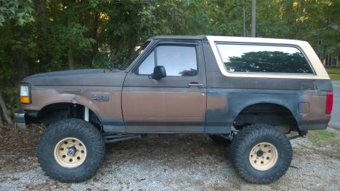 1992 Ford Bronco photo