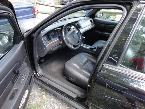 2007 Ford Crown Victoria photo