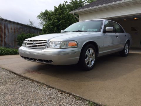 2003 Ford Crown Victoria